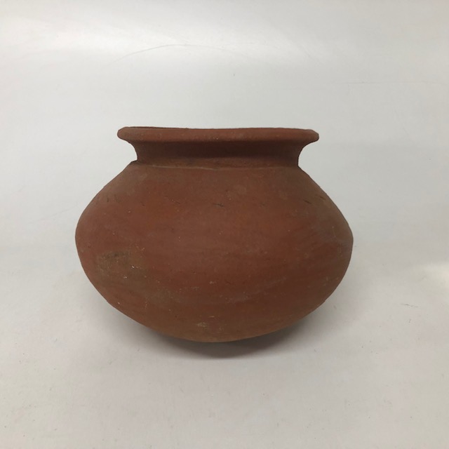 POT, Terracotta - Small w Rounded Bottom 15cm H